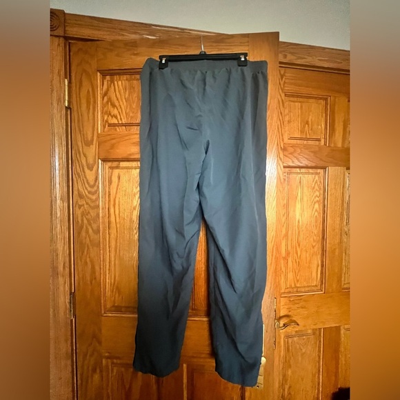 Men’s - Under Armour - Loose Sweatpants - Picture 9 of 9